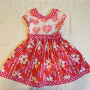 Girls size 9/10 Valentine Hearts Flowers Dress